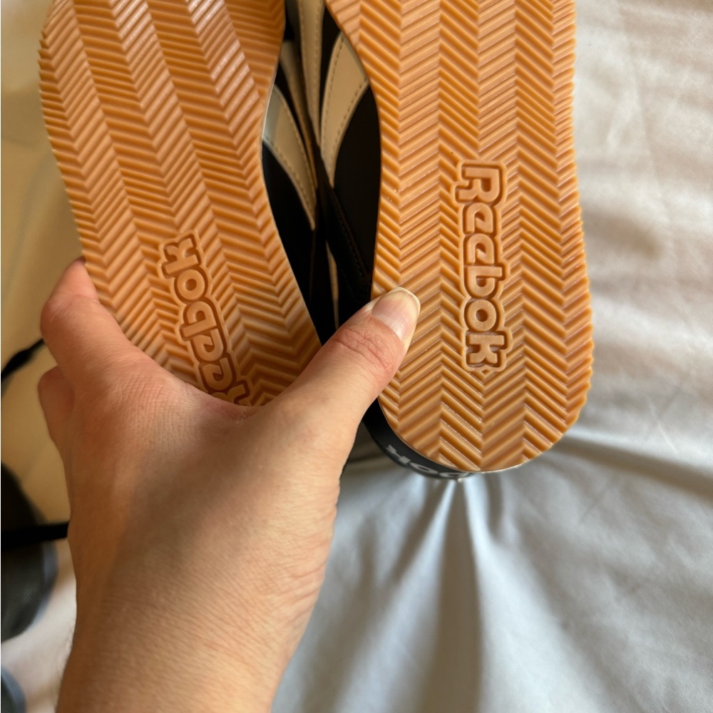 BOYS Reebok Shoes - Picture 3 of 3